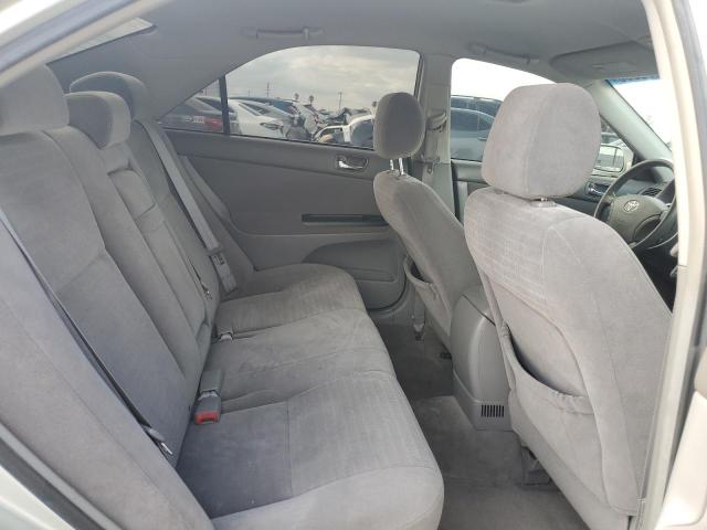 JTDBE32K453033874 - 2005 TOYOTA CAMRY LE SILVER photo 10