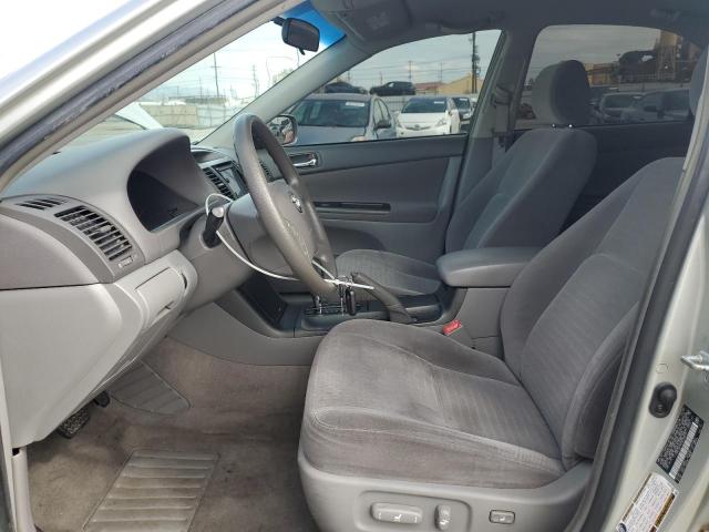 JTDBE32K453033874 - 2005 TOYOTA CAMRY LE SILVER photo 7