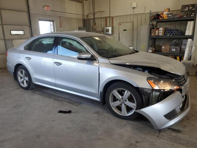 1VWBP7A30EC010133 - 2014 VOLKSWAGEN PASSAT SE 银色 照片 4