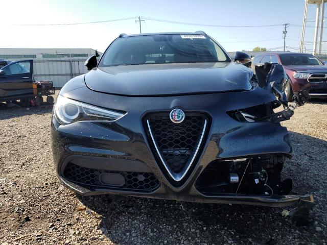 ZASFAKPN8J7B61085 - 2018 ALFA ROMEO STELVIO SPORT Чорний фото 5