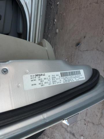 2A8HR54179R630604 - 2009 CHRYSLER TOWN & COU TOURING SILVER photo 13