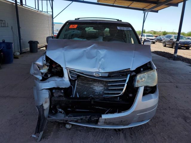 2A8HR54179R630604 - 2009 CHRYSLER TOWN & COU TOURING SILVER photo 5