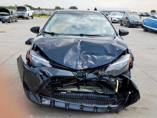 5YFBURHE3JP770671 - 2018 TOYOTA COROLLA L BLACK photo 5