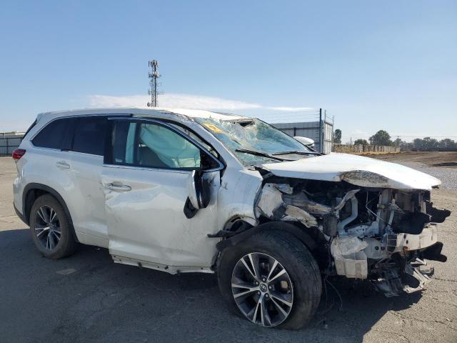 5TDZARFH7JS036174 - 2018 TOYOTA HIGHLANDER LE Սպիտակ լուսանկար 4