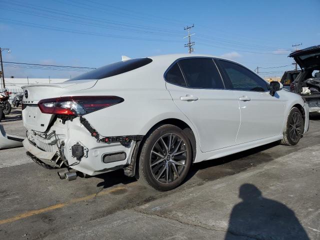 4T1T11AK4NU060312 - 2022 TOYOTA CAMRY SE WHITE photo 3
