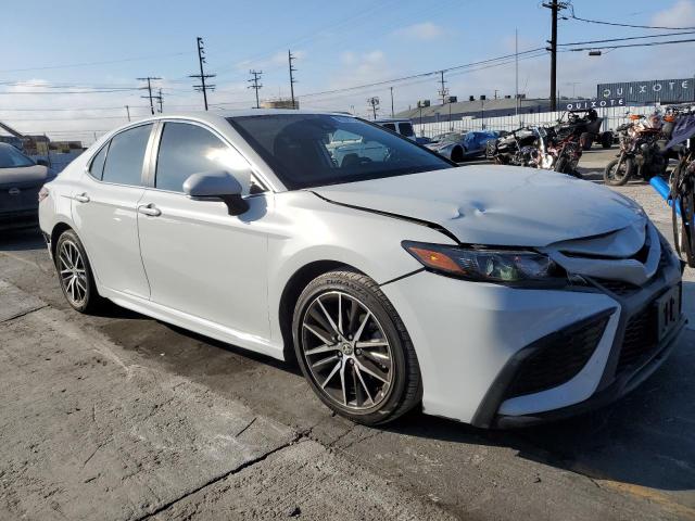 4T1T11AK4NU060312 - 2022 TOYOTA CAMRY SE WHITE photo 4