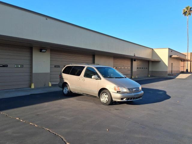 2002 TOYOTA SIENNA LE, 
