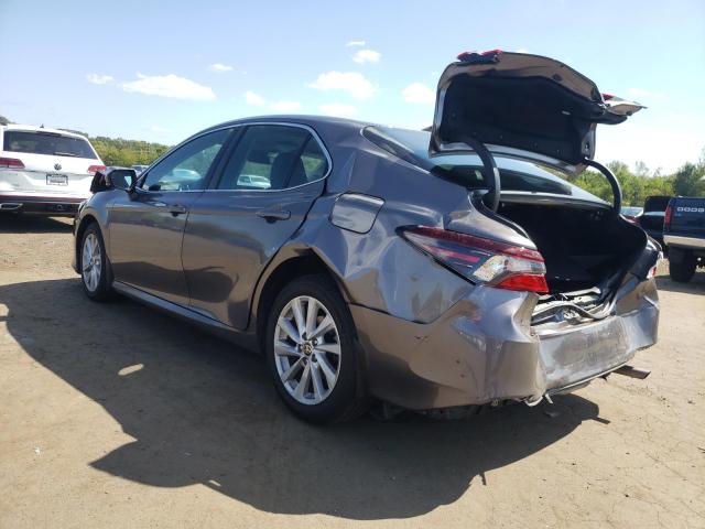4T1C11AKXRU260634 - 2024 TOYOTA CAMRY LE GRAY photo 2