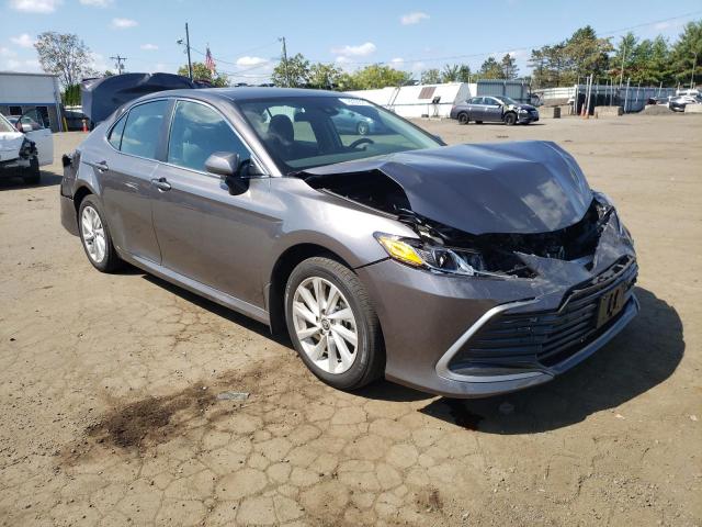 4T1C11AKXRU260634 - 2024 TOYOTA CAMRY LE GRAY photo 4