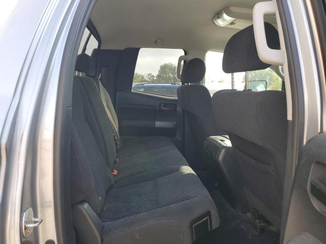 5TFUM5F16BX024932 - 2011 TOYOTA TUNDRA DOUBLE CAB SR5 SILVER photo 10
