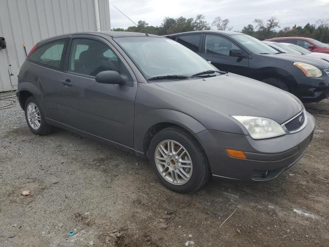 1FAHP31N47W152211 - 2007 FORD FOCUS ZX3 GRAY photo 4