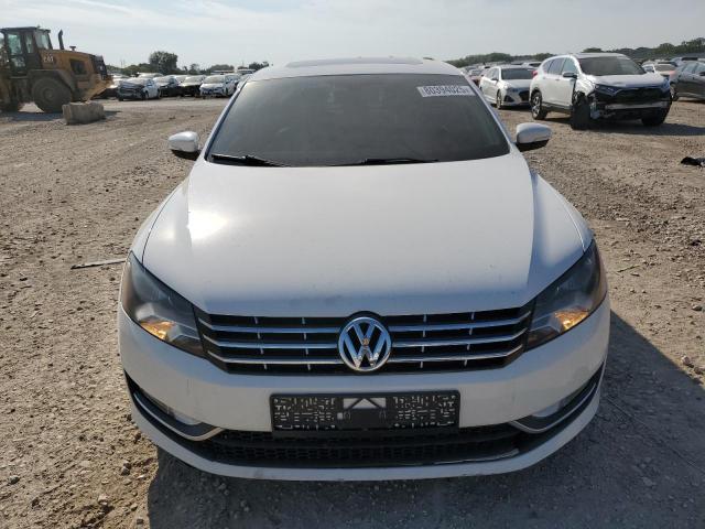 1VWCN7A33DC086079 - 2013 VOLKSWAGEN PASSAT SEL Blanc photo 5