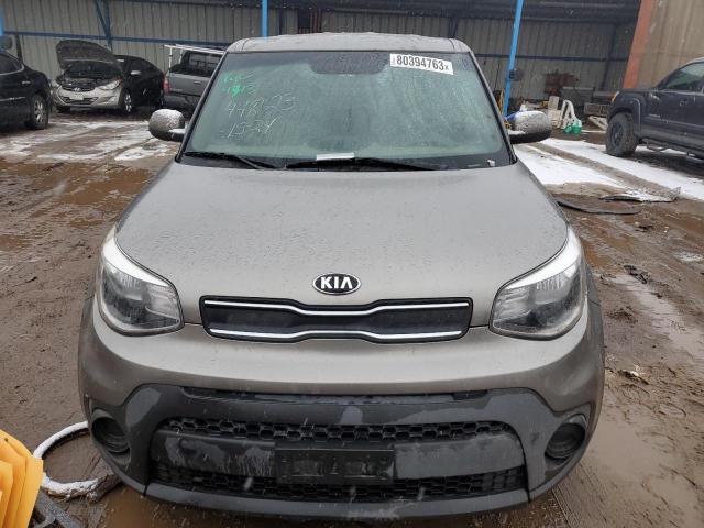 KNDJN2A26J7532069 - 2018 KIA SOUL SILVER photo 5