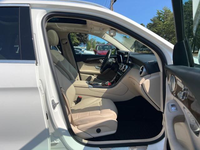 WDC0G4KB5KF569115 - 2019 MERCEDES-BENZ GLC 300 4MATIC WHITE photo 5