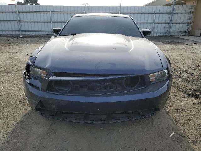 1ZVBP8CH1A5176996 - 2010 FORD MUSTANG GT BLUE photo 5
