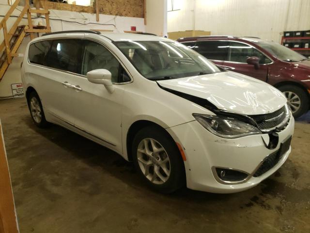2C4RC1BG8HR784931 - 2017 CHRYSLER PACIFICA TOURING L WHITE photo 4