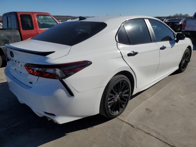 4T1G11AK8NU033910 - 2022 TOYOTA CAMRY SE WHITE photo 3