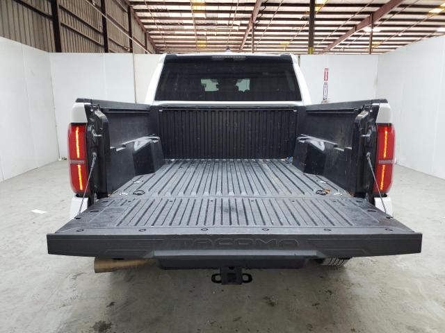 3TMKB5FN2RM011207 - 2024 TOYOTA TACOMA DOUBLE CAB Blanc photo 6