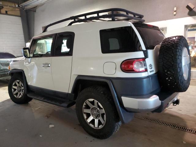 JTEBU4BF2EK189795 - 2014 TOYOTA FJ CRUISER WHITE photo 2