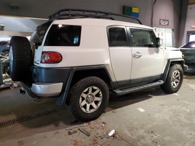 JTEBU4BF2EK189795 - 2014 TOYOTA FJ CRUISER WHITE photo 3