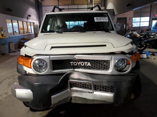 JTEBU4BF2EK189795 - 2014 TOYOTA FJ CRUISER WHITE photo 5