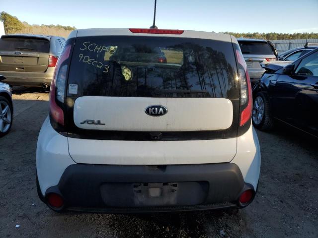 KNDJN2A25G7328954 - 2016 KIA SOUL WHITE photo 6