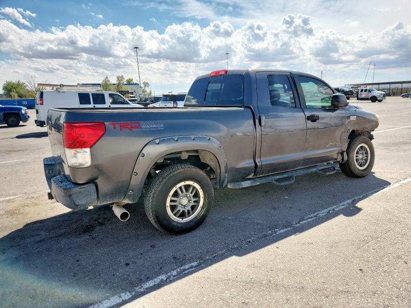 5TFUW5F13BX194532 - 2011 TOYOTA TUNDRA DOUBLE CAB SR5 GRAY photo 3