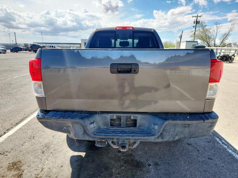 5TFUW5F13BX194532 - 2011 TOYOTA TUNDRA DOUBLE CAB SR5 GRAY photo 6