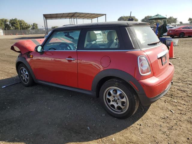 WMWSU3C55DT684096 - 2013 MINI COOPER RED photo 2