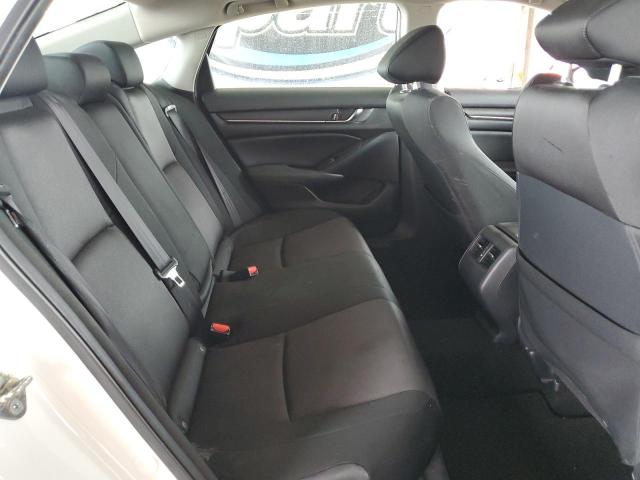 1HGCV1F44KA033791 - 2019 HONDA ACCORD EX WHITE photo 10