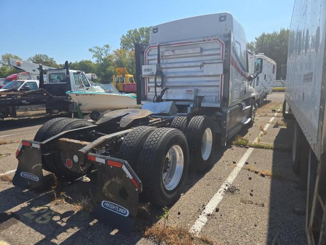 1FUJGLD51FLGC2385 - 2015 FREIGHTLINER CASCADIA WHITE photo 4