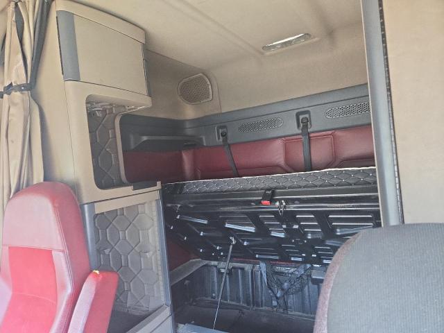 1FUJGLD51FLGC2385 - 2015 FREIGHTLINER CASCADIA WHITE photo 6