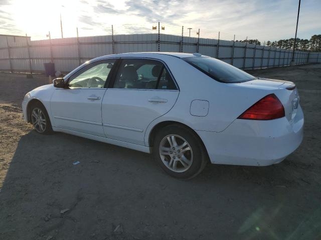 1HGCM56807A098657 - 2007 HONDA ACCORD EX WHITE photo 2