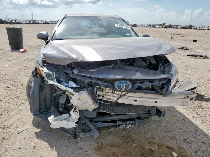 4T1B11HKXJU069334 - 2018 TOYOTA CAMRY L BROWN photo 5