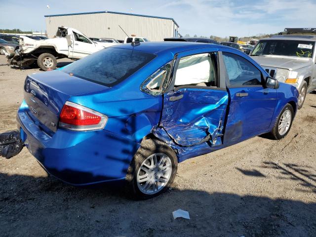 1FAHP3FN9AW293744 - 2010 FORD FOCUS SE BLUE photo 3