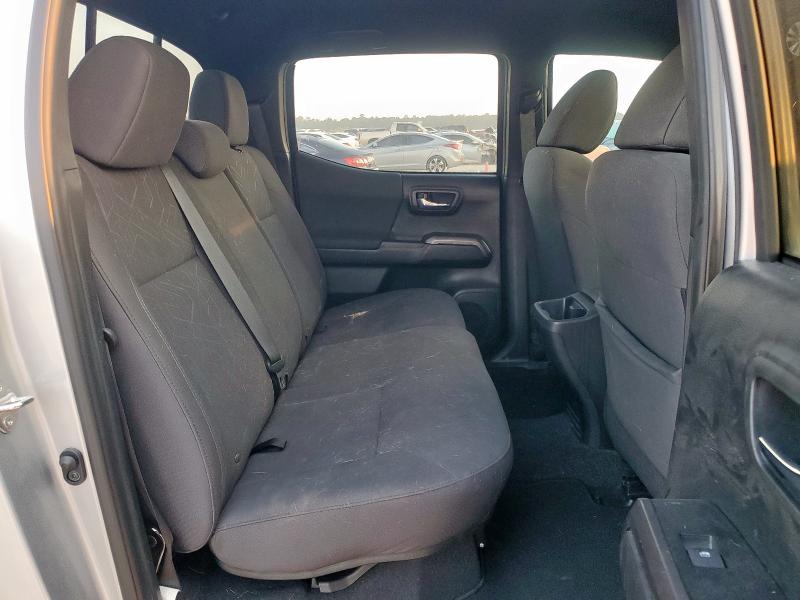 5TFCZ5AN5HX114489 - 2017 TOYOTA TACOMA DOUBLE CAB SILVER photo 11
