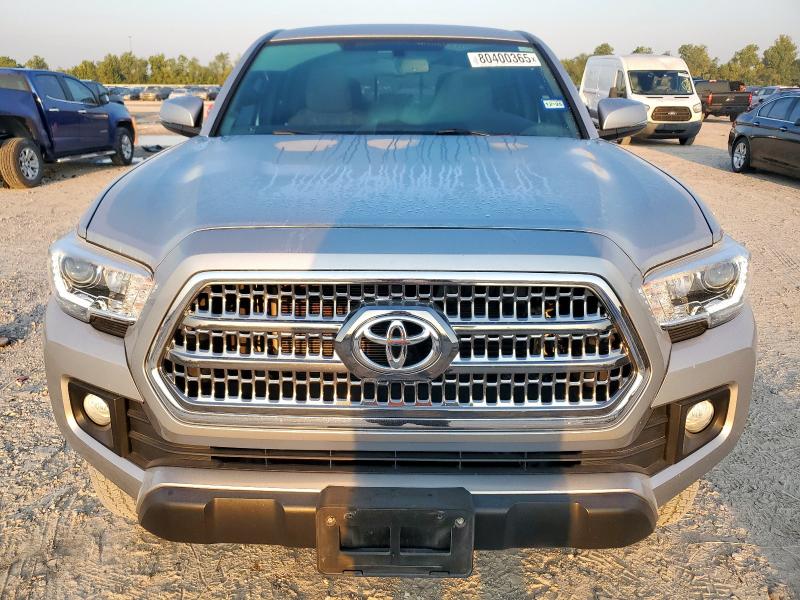 5TFCZ5AN5HX114489 - 2017 TOYOTA TACOMA DOUBLE CAB SILVER photo 5