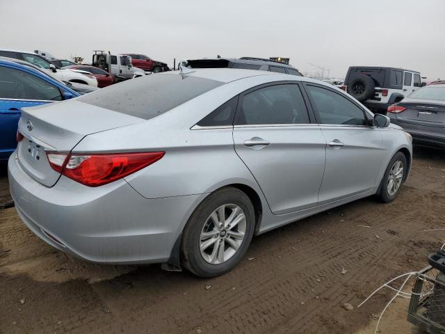 5NPEB4AC7DH693416 - 2013 HYUNDAI SONATA GLS SILVER photo 3