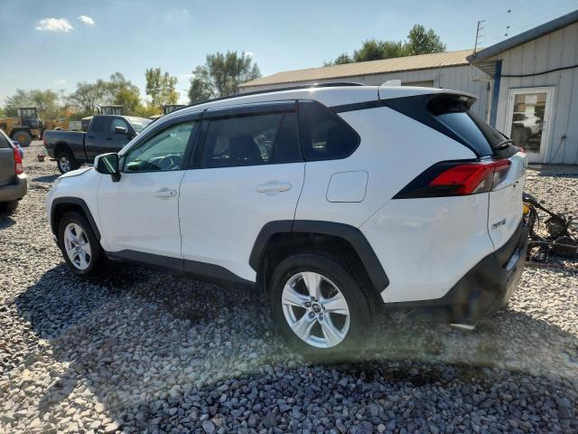 2T3W1RFV5MW117640 - 2021 TOYOTA RAV4 XLE WHITE photo 2