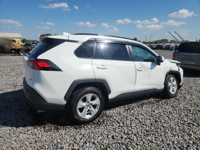 2T3W1RFV5MW117640 - 2021 TOYOTA RAV4 XLE WHITE photo 3