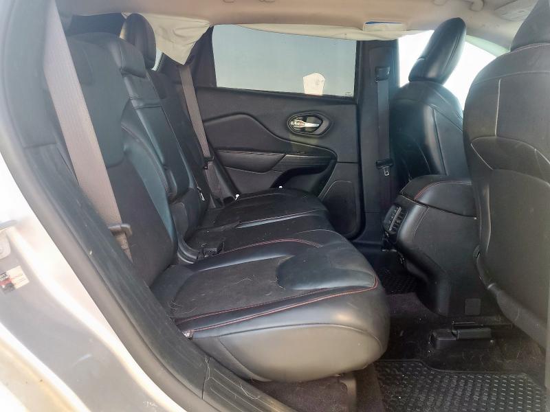 1C4PJMBBXGW299103 - 2016 JEEP CHEROKEE TRAILHAWK SILVER photo 11