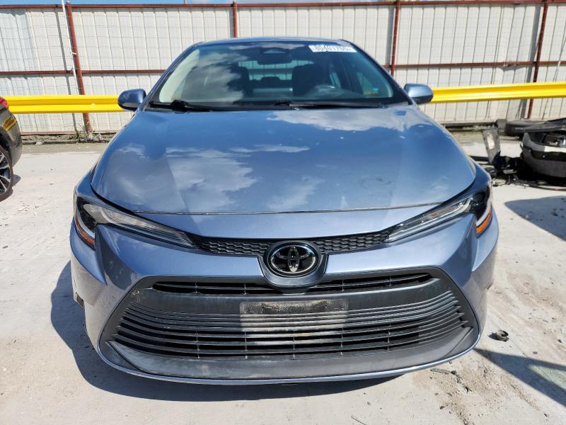 5YFB4MDE4PP013862 - 2023 TOYOTA COROLLA LE ნაცრისფერი ფოტო 5