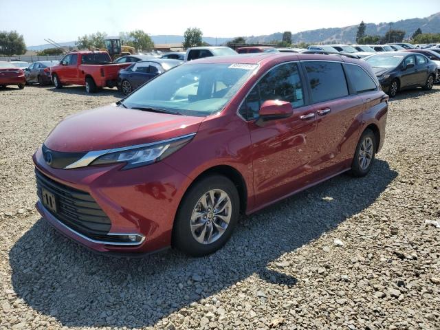 2021 TOYOTA SIENNA XLE, 