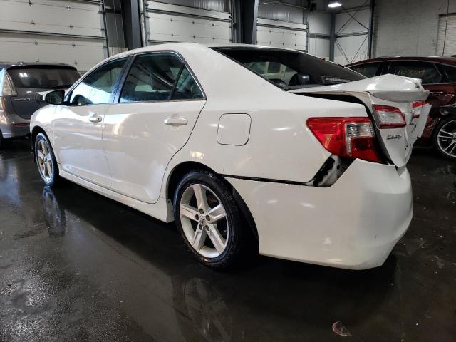 4T1BF1FK6DU695570 - 2013 TOYOTA CAMRY L WHITE photo 2