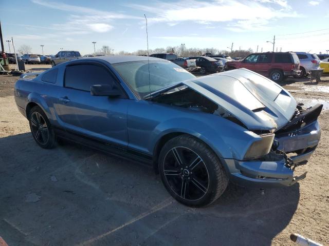 1ZVFT80N755181441 - 2005 FORD MUSTANG BLUE photo 4