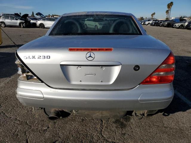 WDBKK47FXYF163198 - 2000 MERCEDES-BENZ SLK 230 KOMPRESSOR SILVER photo 6