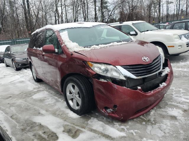 5TDKK3DC7DS290507 - 2013 TOYOTA SIENNA LE RED photo 4