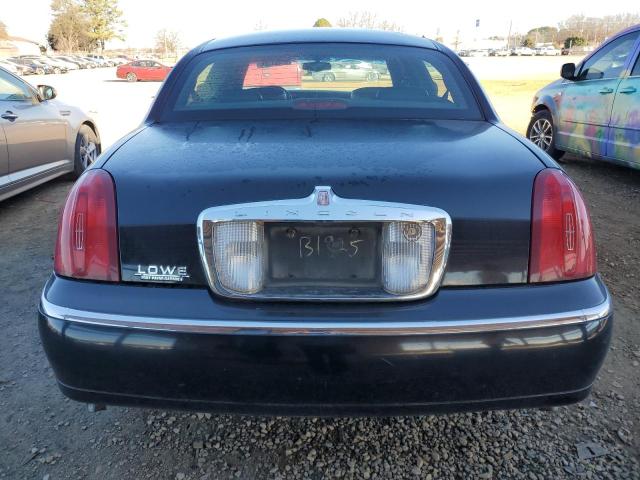 1LNHM84WX1Y704158 - 2001 LINCOLN TOWN CAR EXECUTIVE L BLACK photo 6