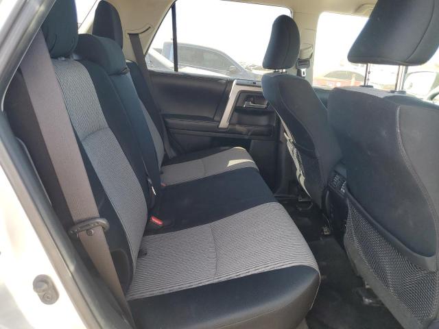 JTEBU5JRXJ5513652 - 2018 TOYOTA 4RUNNER SR5/SR5 PREMIUM Silber Foto 11