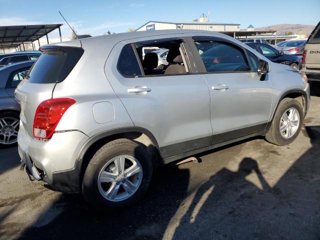 KL7CJNSB9JB595178 - 2018 CHEVROLET TRAX LS SILVER photo 3